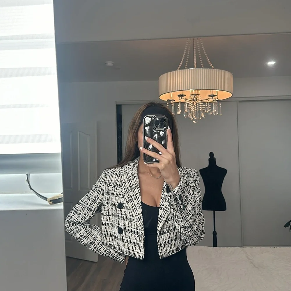 🤍 - Picture 2 of 4